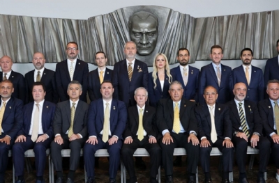 Fenerbahçe yönetiminden ilk mesaj: 'İşimiz çok yüklü, şampiyon olacağız'