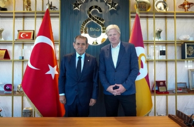 Dursun Özbek ve Kahn'dan övgüler