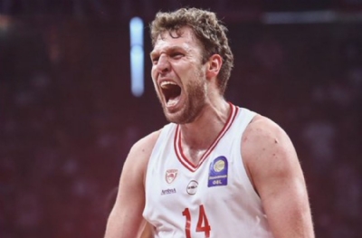 Yunanistan'da Şampiyon Olympiakos!