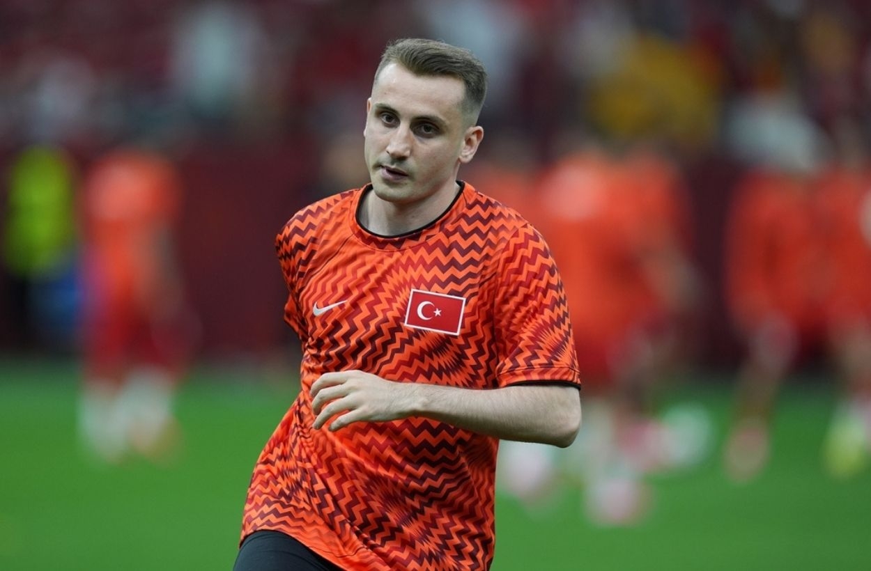 Kerem Aktürkoğlu isyan ettirdi: Santrfor değil! Olamayacak
