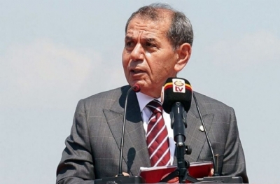 Dursun Özbek kılıç kalkanı beğenmedi: Elinde füze olsun istiyor