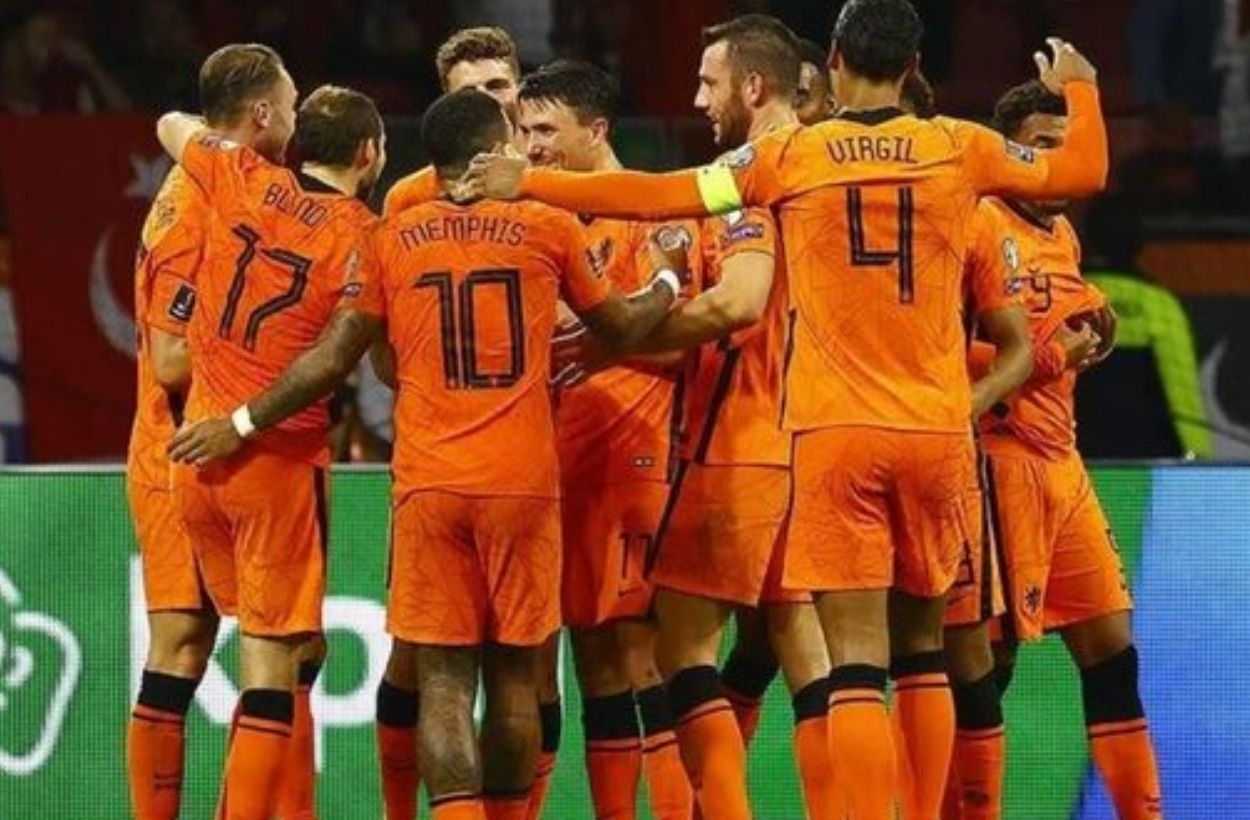 Hollanda - Japonya maçı saat kaçta, hangi kanalda? (İlk 11'ler)