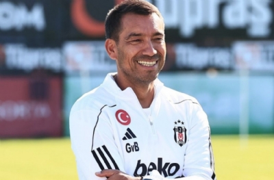 İş imzaya kaldı: van Bronckhorst geri dönüyor
