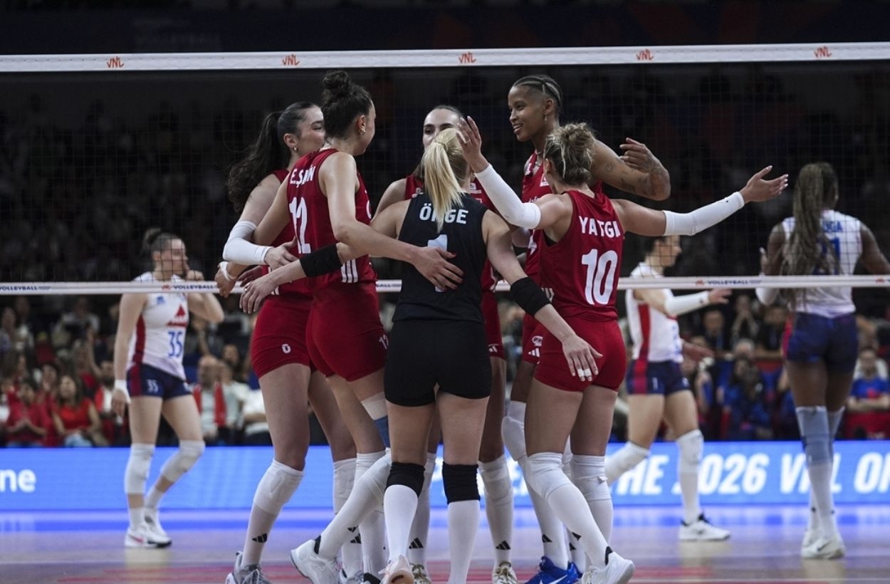 Sultanlar horoz kesti! 6'ncı sıraya yükseldik