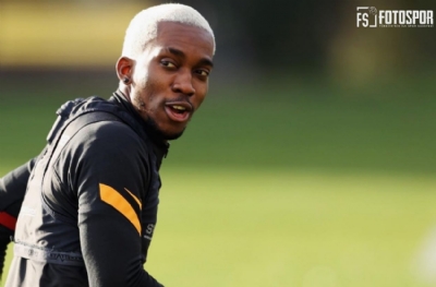 Henry Onyekuru askerler eşliğinde köyüne ziyaret etti