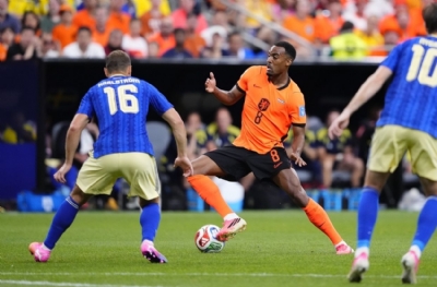 Hollanda - İsveç: 5-1 (MAÇ SONUCU)