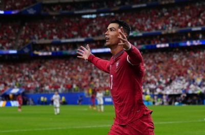 Ronaldo farkı: Rekorlara doymuyor