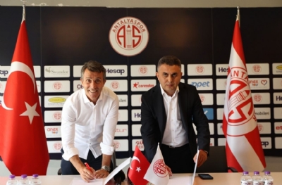 İmzalar atıldı: Antalyaspor'da Bülent Korkmaz dönemi