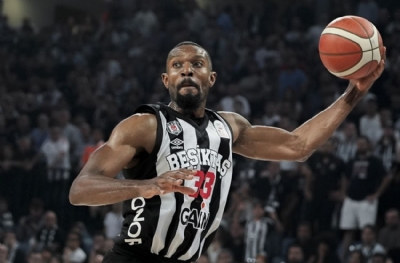Anadolu Efes ve Fenerbahçe Beko’dan Beşiktaş paylaşımı