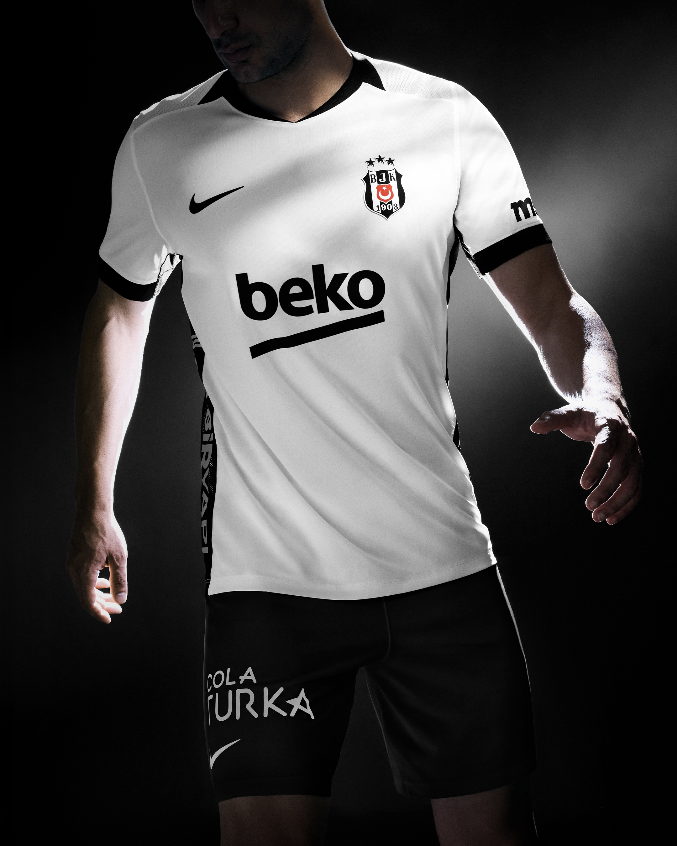 Beşiktaş'ın yeni sezon formaları