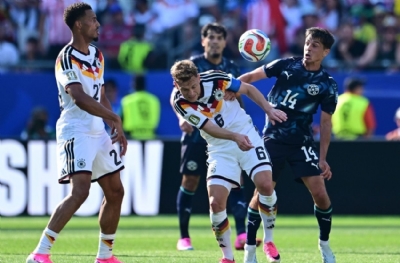 Almanya'dan erken veda! Paraguay tarih yazdı
