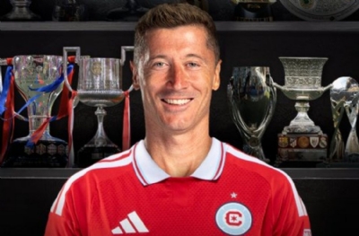 Robert Lewandowski resmen imzayı attı