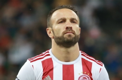 Dur artık Valbuena!