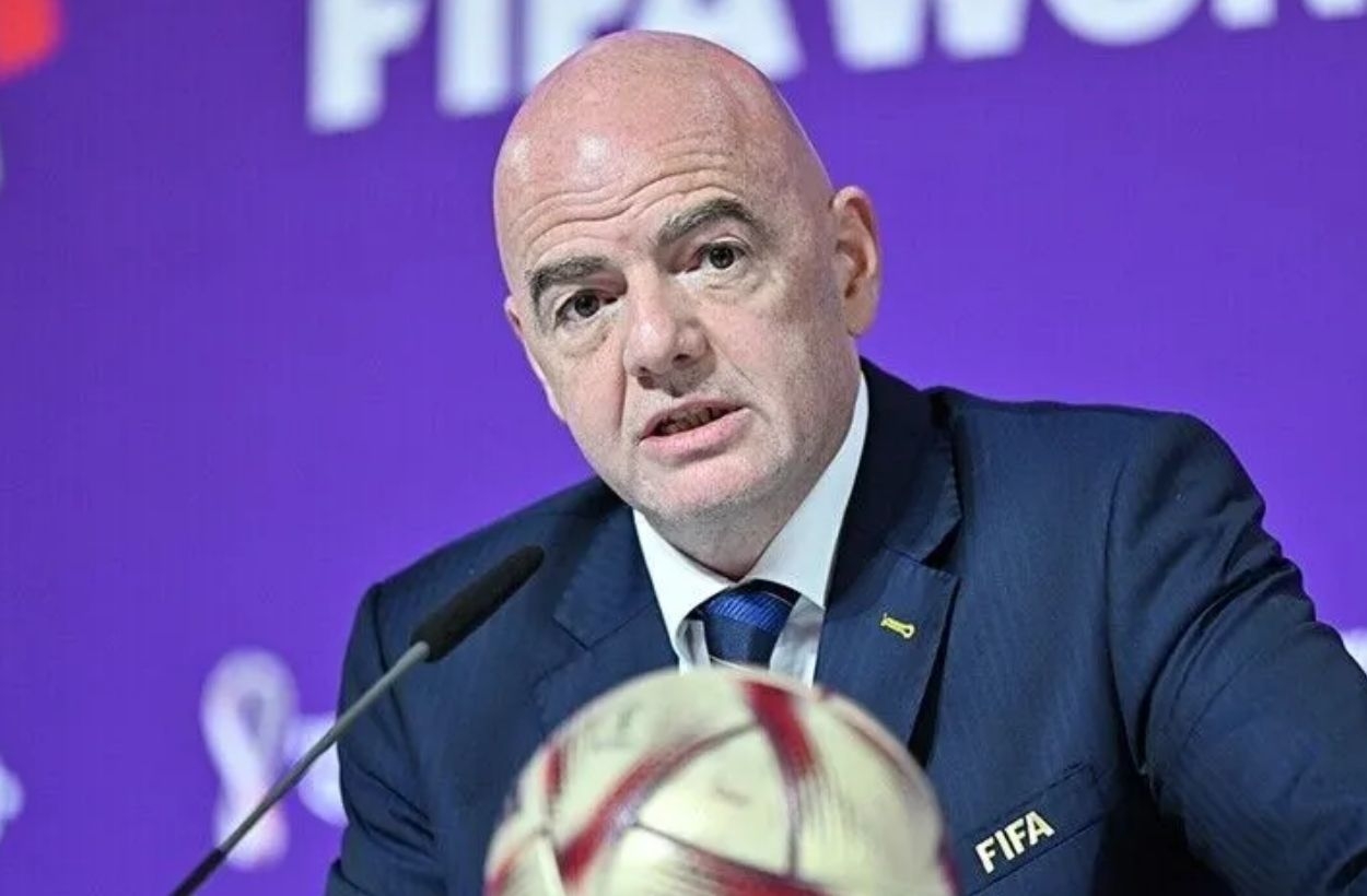 Infantino'nun yüzü de kızarmıyormıyor! Kırmızıyı iptal eden Dubaili