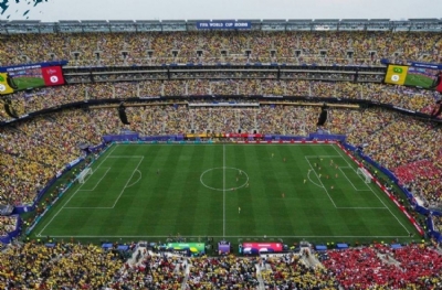 FIFA’dan tarihi satış: Finalin çimleri sizin olabilir!