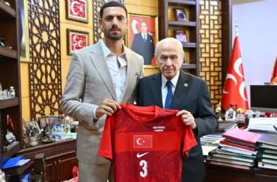Merih Demiral'dan MHP'ye ziyaret