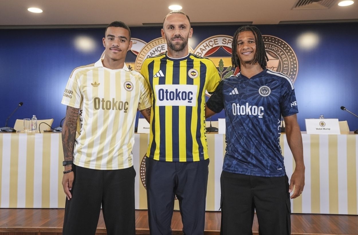 Fenerbahçe'de büyük gün: İmzalar atıldı