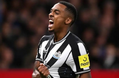 Premier Lig'den bir yıldız daha! John Willock için ilk sorti