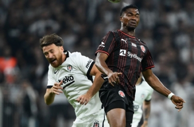 Sen nerelerdeydin Salih Özcan? Örümcek adam mısın mübarek?