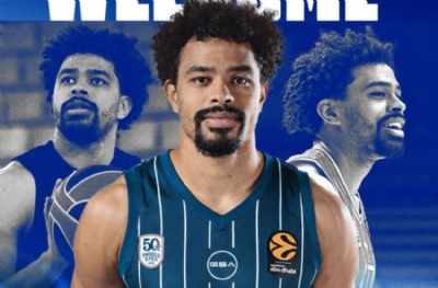 Anadolu Efes'e ABD'li forvet