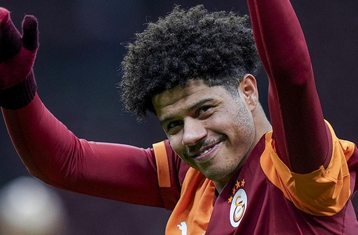 Galatasaray 10 numarasını buldu: Okan Buruk'a mesaj var