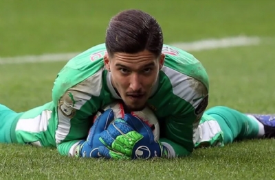 Altay Bayındır'a 'küçük' ilgi