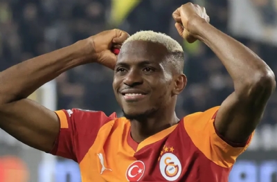 Menajerler Victor Osimhen'i rahat bırakmıyor