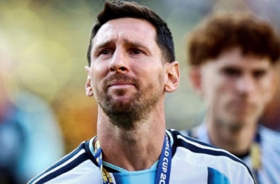 Messi futbola ara verdi