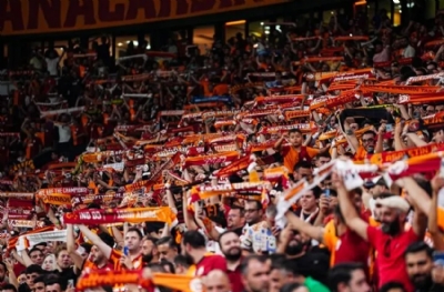 Galatasaray para bastı! Taraftar daha ne yapsın?