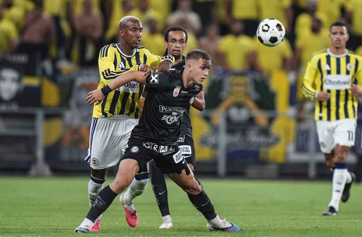Fenerbahçe ilk yarıda iyi sinyaller vermedi