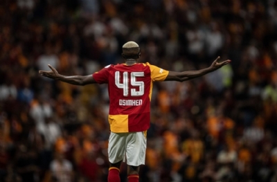 Osimhen, ultraAslan tribüne gitti! 'Bir yere gitmiyorum'