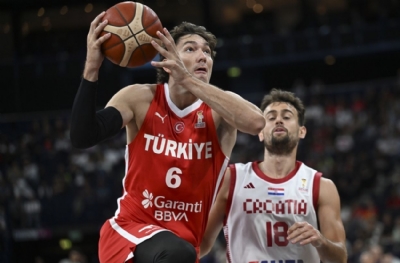 12 Dev Adam, Hırvatistan'a 95-94 kaybetti