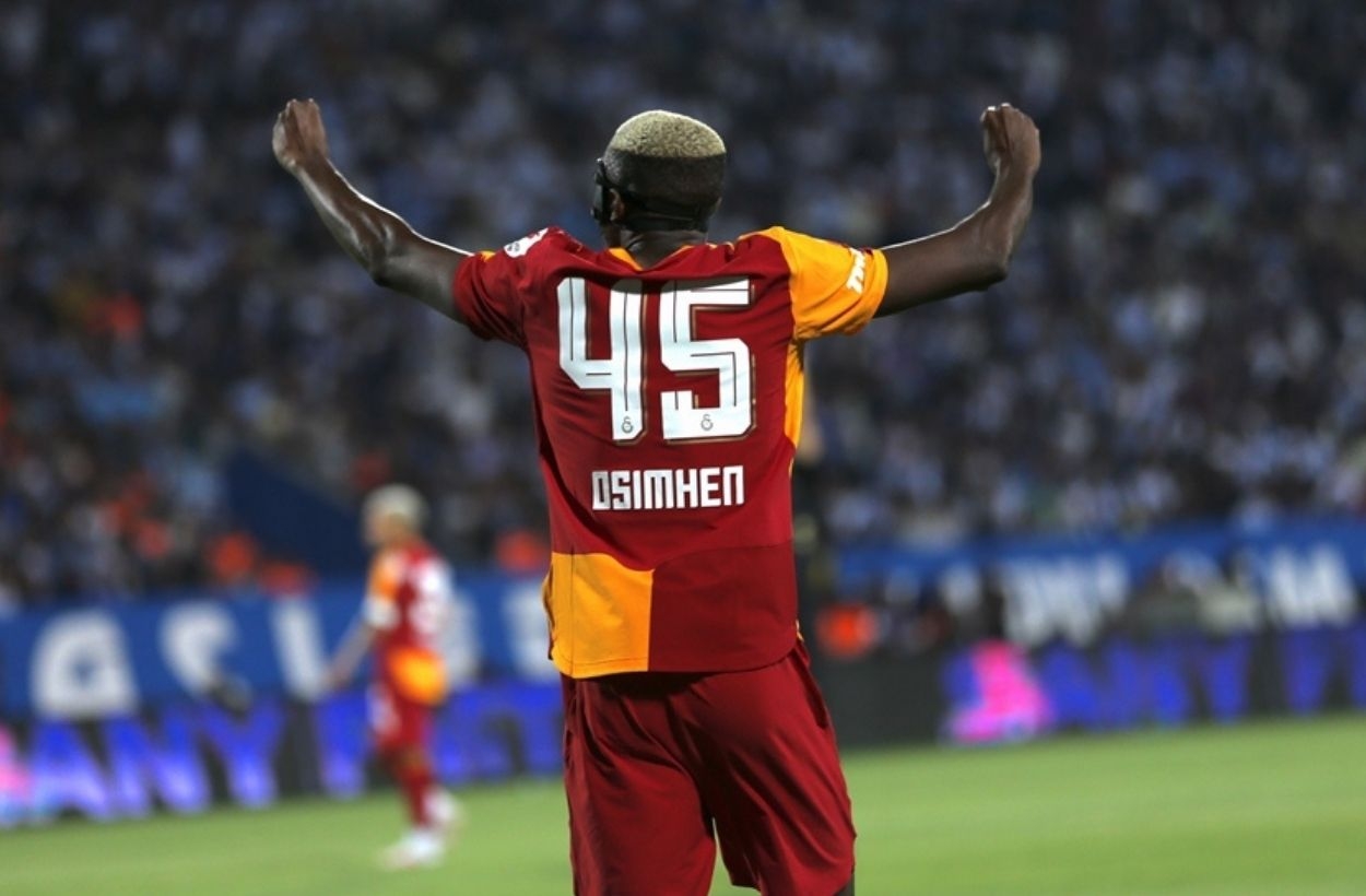 Osimhen ikişer ikişer atıyor