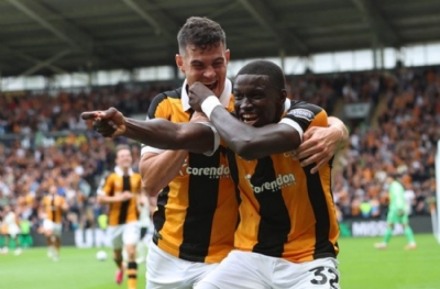 Premier Lig'e şov başlangıç! Hull City yargı dağıttı!