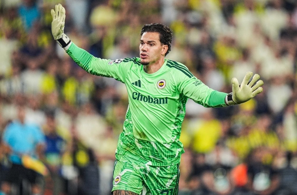 Ederson Fenerbahçe'de kalmayı kafaya koymuş