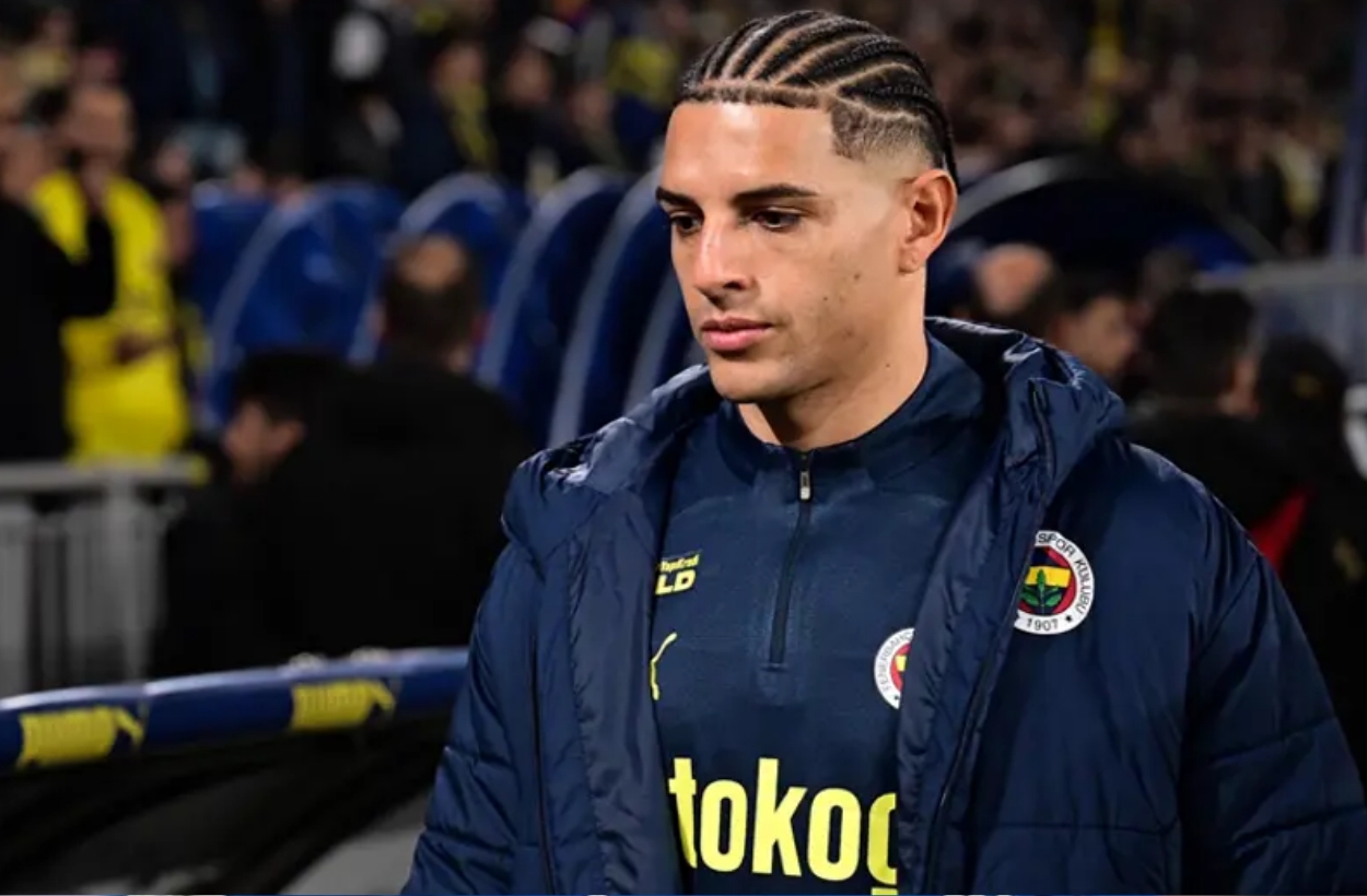 Dossena giderse Diego Carlos'u alacaklar mı? 5 stoperleri var!
