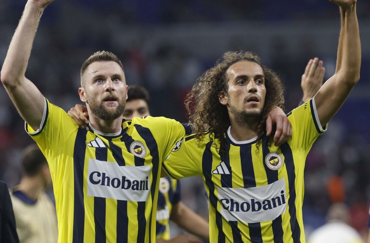 Fenerbahçe Türkiye'yi de yükseltiyor