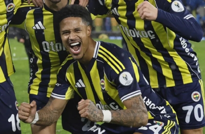 Oosterwolde ameliyat oldu! Fenerbahçe açıkladı, Hollandalı tarih verdi