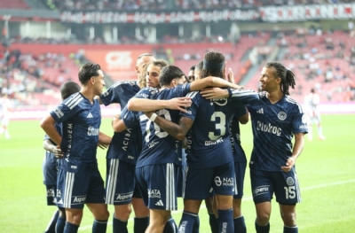 Fenerbahçe Beşiktaş'ı düşünüyor