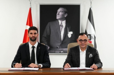 Ümit Akdağ, Beşiktaş ile sözleşme imzaladı