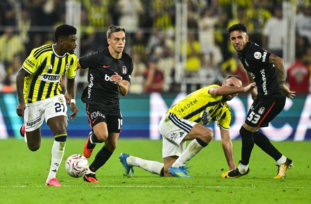 Fenerbahçe ile Beşiktaş aynı anda sezonu açtı: Kartal uçuyor
