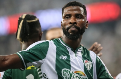 Iheanacho kafaya koydu: Bursaspor'u Süper Lig'e taşıyacak