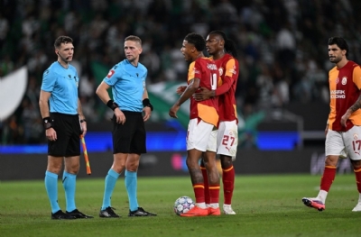 Galatasaray'dan hakem çıkarması! UEFA'ya şikayet edecek