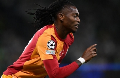 Rafael Leao ateş ediyor!