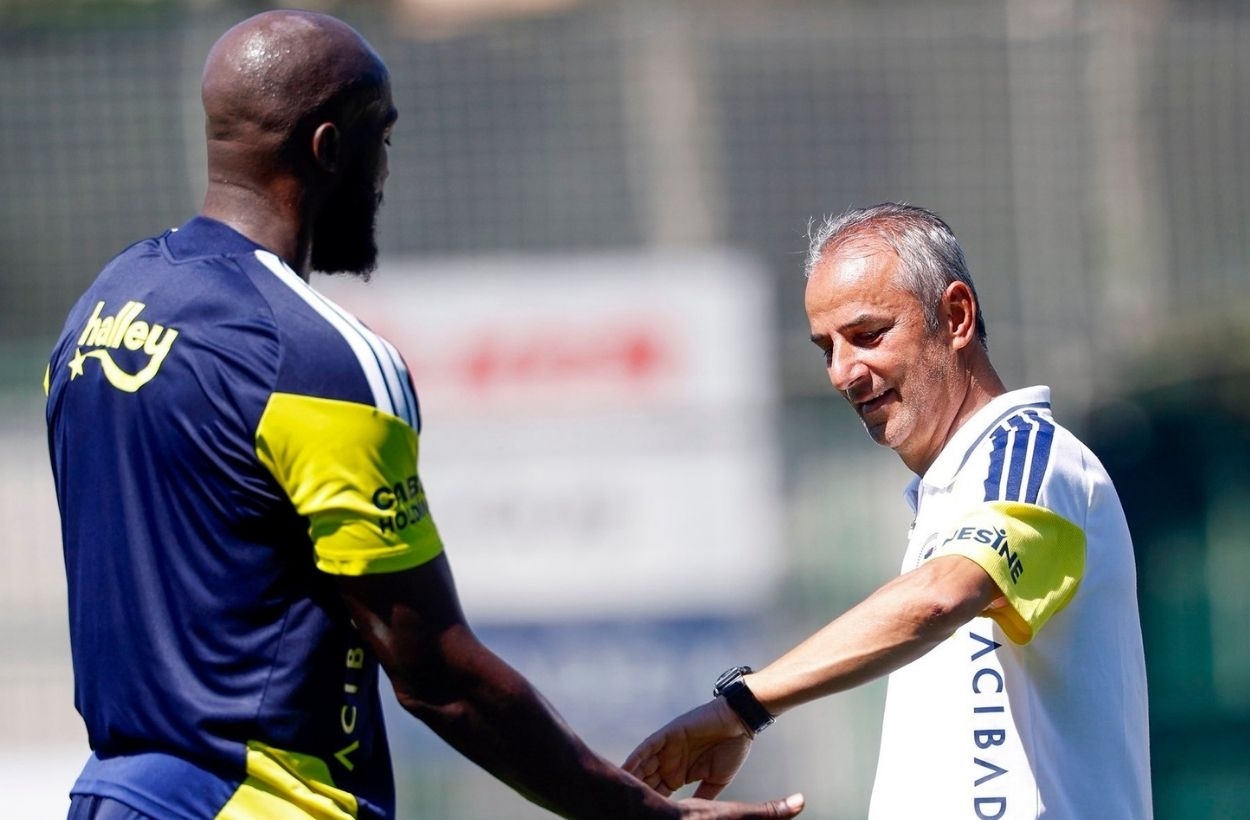 Fenerbahçe'de kriz bitti! İsmail Kartal sahaya indi