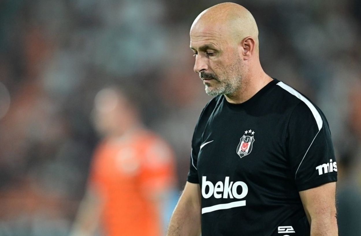 Beşiktaş'ta 4 futbolcu kadro dışı kaldı