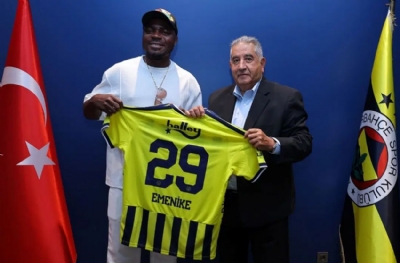 Kadıköy'de Emenike sürprizi