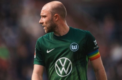 Saha içinde ikinci kez yere yığılan Christian Eriksen Wolfsburg’dan ayrıldı