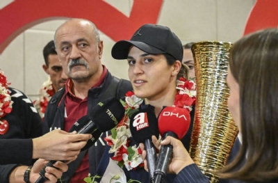 Avrupa'yı sallayan yumruklar yurda döndü