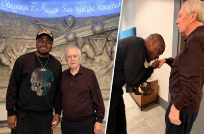 Aziz Yıldırım’ın elini öptü! Emmanuel Emenike’den Fenerbahçe’ye vefa ziyareti